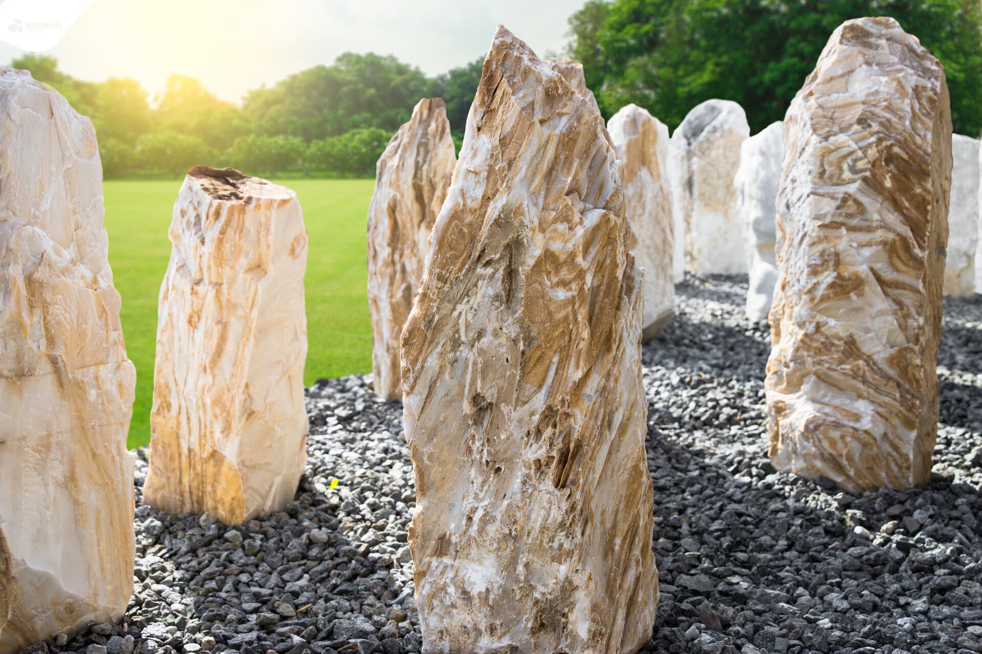 Mramor M19 stĺp podpílený solitérny kameň - thumbnail 2