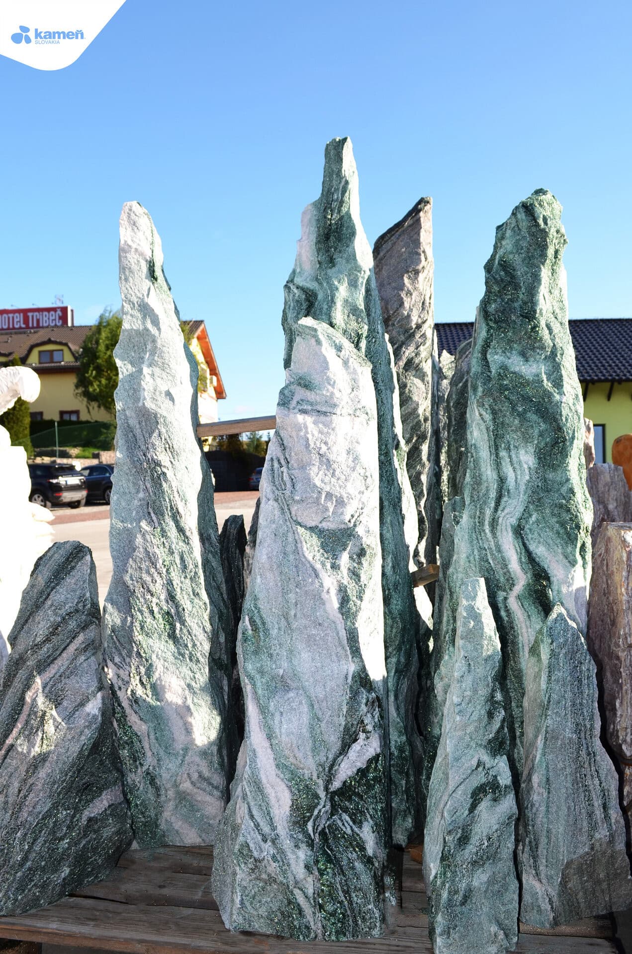 Mramor POLAR GREEN M61 stĺp podpílený solitérny kameň - thumbnail 2