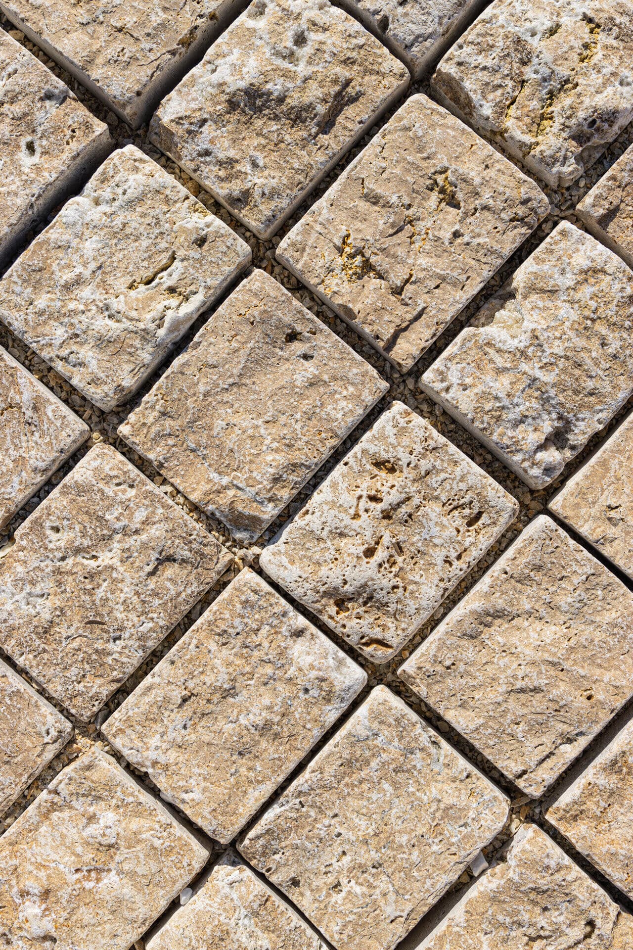 ATR56 Travertín MOCCA ANTIK kocka 7,5-8x10x10cm - thumbnail 2